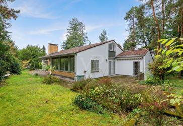 Wohnen in bester Lage - Einfamilienhaus mit Renovierungsbedarf und großem Gestaltungsspielraum