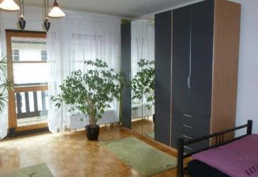 Schöne Wohnung an Grünanlage mit u.a. Balkon, Tiefgarage, Waschmaschine, TV