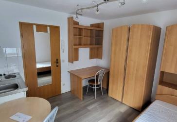 An Studenten zu vermieten, ein möbliertes 1-Zimmer Apartment ! Anfragen bitte nur per E-Mail!