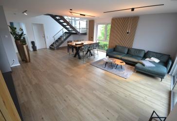 Penthouse-Whg. über 2Ebenen KfW40-Effizienzhaus direkt am Nesthauser See