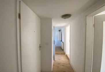 Erstbezug nach Sanierung: 3-Zi.-Maisonette-Wohnung mit Holzbalken und viel Charme in zentraler Altstadtlage
