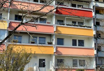Wir sanieren eine attraktive 3-Raumwohnung im 1.Obergeschoss mit Balkon in Wolfen-Nord !