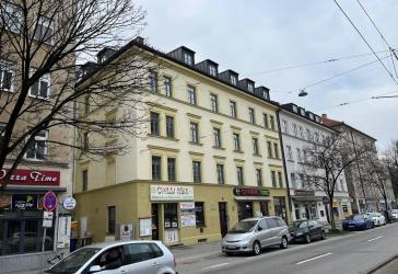 4,5-Zimmer-Wohnung mit Südbalkon und Einbauküche