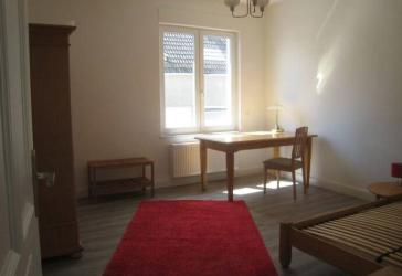 Frankfurt-Griesheim möbliertes WG Zimmer, 2.re, Komplettrenovierung in 2018