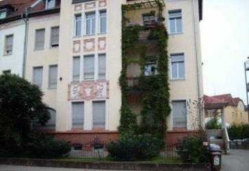 Großzügige 5-Raum-Wohnung im Erdgeschoss mit 2 Balkone und Pkw Stellplatz