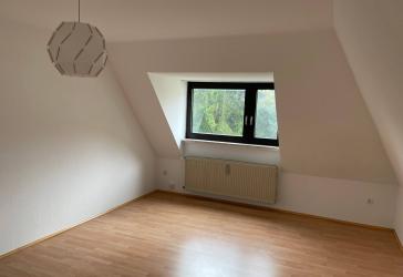 Gemütliche 3-Raum-Dachgeschoss-Wohnung in Essen zu vermieten