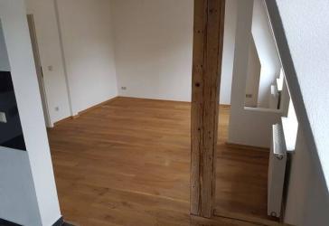 Große 5 Raum Altbauwohnung + Badewanne + große Wohnküche