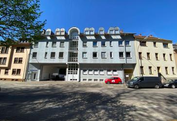 Helle 2-ZKB-Wohnung mit Balkon-Terrasse und Kelleranteil - gute Raumaufteilung