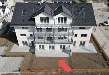 FRÜHLINGSREIF UND REDUZIERT. Hübsche 3-Zimmer-Gartenwohnung mit XXL-Terrasse