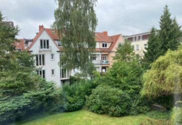 Edle Wohnung in bevorzugter Lage, Loggia mit Südausrichtung, voll saniert 2022.