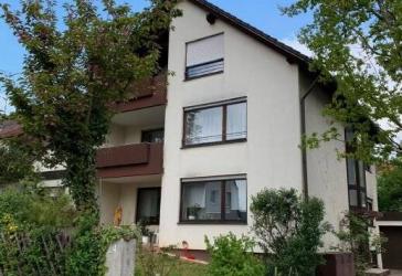 Große 4 Zimmer Wohnung mit Balkon in Fürth-Burgfarrnbach