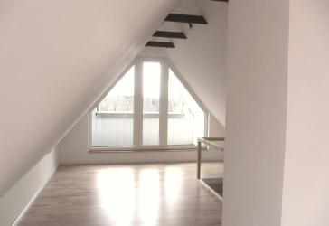 Geräumige 3-Zimmer-Maisonette mit Loft-Flair und Loggia