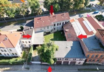 Großzügig Wohnen, auch für Handwerk und Gewerbe: Wohnhaus mit abgeschlossenem Innenhof | Nebengebäude | Stellplätze | Gut erreichbar – zentrale Lage!