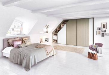 Nur 3.995- pro QM- ERSTKLASSIGE 3-4 ZI.-DACH-MAISONETTE IM ALTBAU in ruhiger Lage