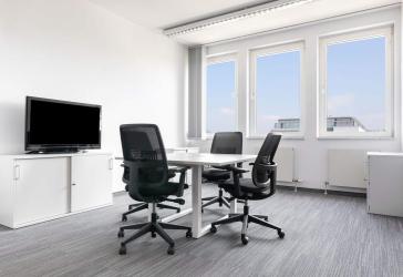 Privater Büroraum für 5 Person in HQ Feringastraße