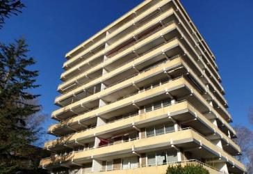Attraktive 2-Zimmer-Wohnung mit Riesenbalkon und bodentiefen Fenstern!