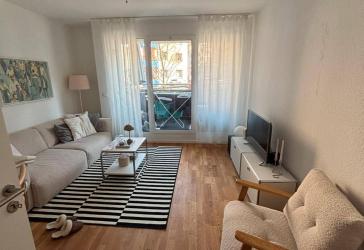 Helle 2-Zimmer-Wohnung mit Balkon im Agnesviertel – hochwertig kernsaniert