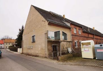 Reihenendhaus mit Potenzial zum Selbstausbau in Delitzsch
