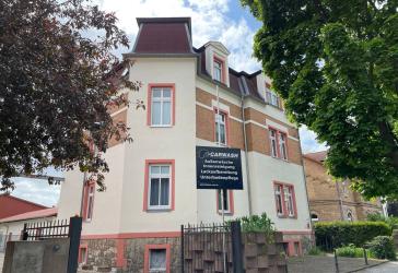 Grundstück mit MFH und Gewerbe, nur 691€/m²!
