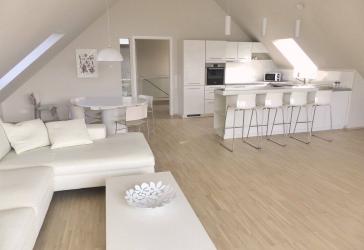 MODERN UND LICHTDURCHFLUTET - 3,5-Zimmer-DG-Whg. in S-Plieningen, eigener Zugang - 3327