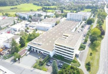 'PROVISIONSFREI' ca. 5.300 m² Halle - Rampe - ebenerdig/ 360 m² Büro-,Sozialfläche zu vermieten