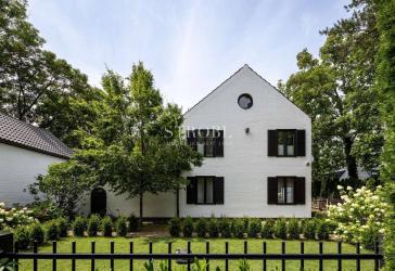 UNIQUE I Einmaliges Architekten-Anwesen