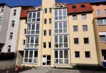 Moderne 4-Zimmer-Wohnung mit Fußbodenheizung und Wintergarten