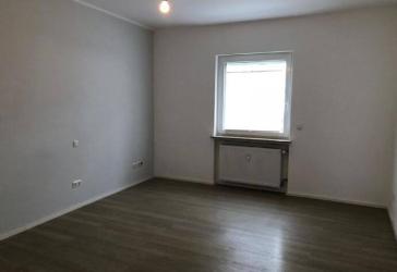 Moderne 2-Zimmer-Wohnung in der Innenstadt mit Südbalkon in kernsaniertem Mehrfamilienhaus