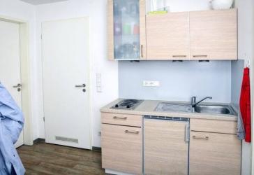 WG-Zimmer in einer 2er WG (14 qm) am Opernhaus zu vermieten