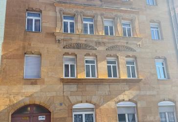 Schöne, helle und großzügige 2,5 Zimmer Maisonettewohnung mit neuer Einbauküche