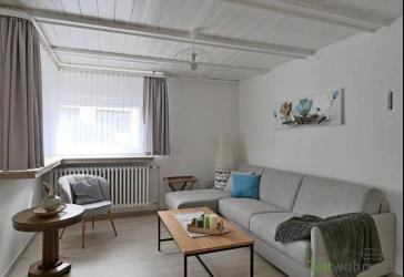 (EF1017_M) Kassel-Stadt: Nord-Holland, kleines, möbliertes Wohnhaus mit Terrasse und Grundstück, Grundreinigung inkl.