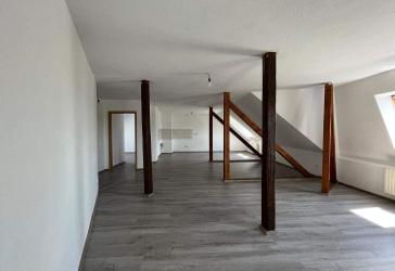 Einzigartige Dachgeschosswohnung sucht Liebhaber