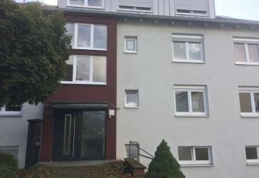 Mosbach zentral - modernisierte 2-Zimmer-EG-Wohnung mit Balkon und Einbauküche