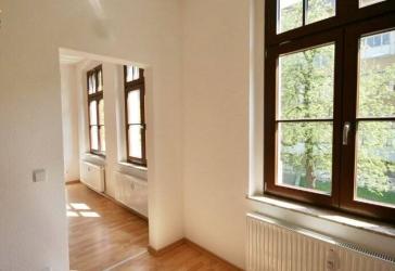 Besser gehts nicht...2,5 -Zimmer- mit Balkon + Stellplatz