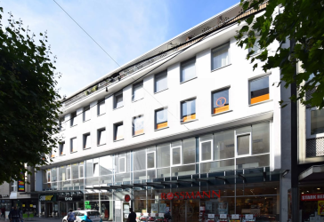 Helle Büro- und Praxisflächen - in zentraler Lage