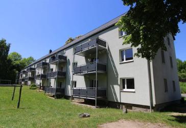 3-Zimmer-Wohnung in der 1. Etage mit Balkon wartet auf neue Mieter