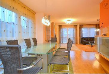 Möbliertes 5-Zimmer-Haus mit Garage und Garten in idyllischer Lage in Eibach
