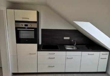 Helle 2-Zimmer-Dachgeschosswohnung mit Einbauküche in Mönchengladbach-Odenkirchen