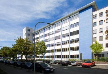 Moderne Bürofläche nahe der Stadtgrenze