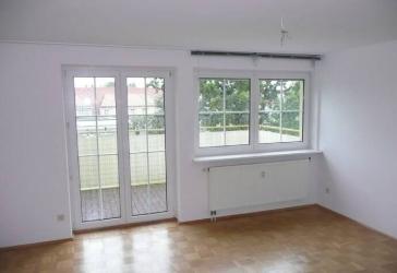 NEU! 2 RAUM DG WOHNUNG MIT GROSSEM BALKON