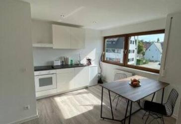 Wunderschöne vollmöblierte kernsanierte 2 Zimmer Wohnung mit Balkon