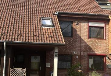 *** Schönes Reihenhaus als Kapitalanlage - ca. 100 qm zzgl Dachgeschoss ***
