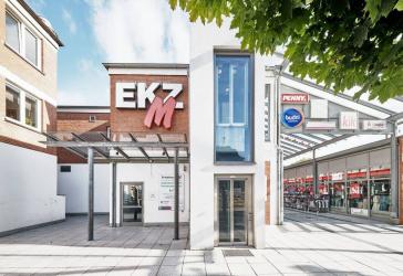 Direkt vom Eigentümer: heller & freundlicher Eckladen mit großer Schaufensterfront
