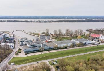 Büroflächen mit Elbblick zu vermieten: 500 m² - 3.584 m² - Wedel