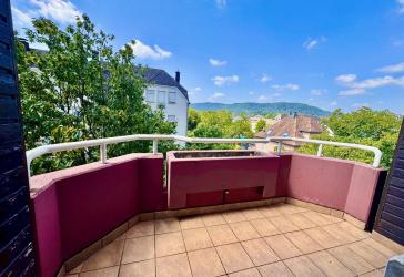 Sofort frei - zentral in Konz - mit Aufzug: 3-Zimmer-Eigentumswohnung mit Balkon und Einbauküche