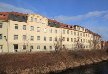 Lichtdurchflutete und frisch renovierte Zweiraumwohnung (WE016)