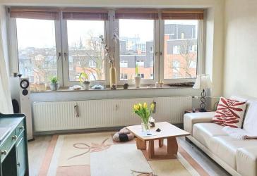 Komplett möblierte 1-Zimmer-Wohnung/offene Küche/ Balkon/ nur an eine Person ( weiblich) / Pauschalmiete 950,00 €/ ab 06.07.2026 bis 31.12.2026