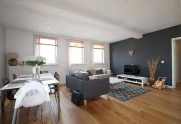 Gepflegtes Wohnen in der Fürther Altstadt: Helle 4-Zimmer-Wohnung mit EBK & Parkplatz