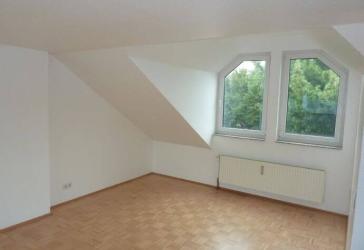 Bo.-Altenbochum; Für Singles u. Paare: 3-Zi.-Whg. m. Grünblick, Loggia u. Tageslicht-Wannenbad