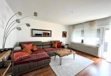2-Zimmer-Erdgeschoss-Wohnung mit Balkon in einem kleinen gepflegten Mehrfamilienhaus in Pölling bei 92318 Neumarkt